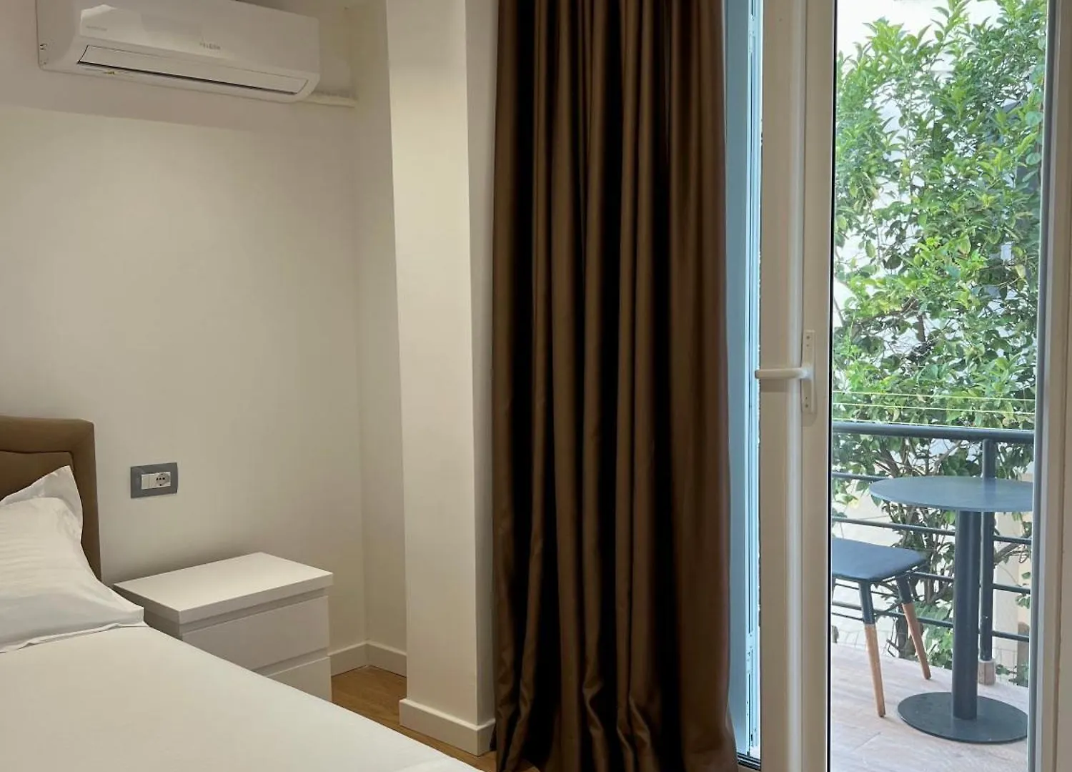 Poseidon Apartments  Sarande